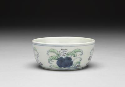 图片[3]-Small washer with stylized flowers in tian-ts’ai colors outside and Sanskrit characters in blue and white inside, Ch’eng-hua reign (1465-1487), Ming dynasty-China Archive